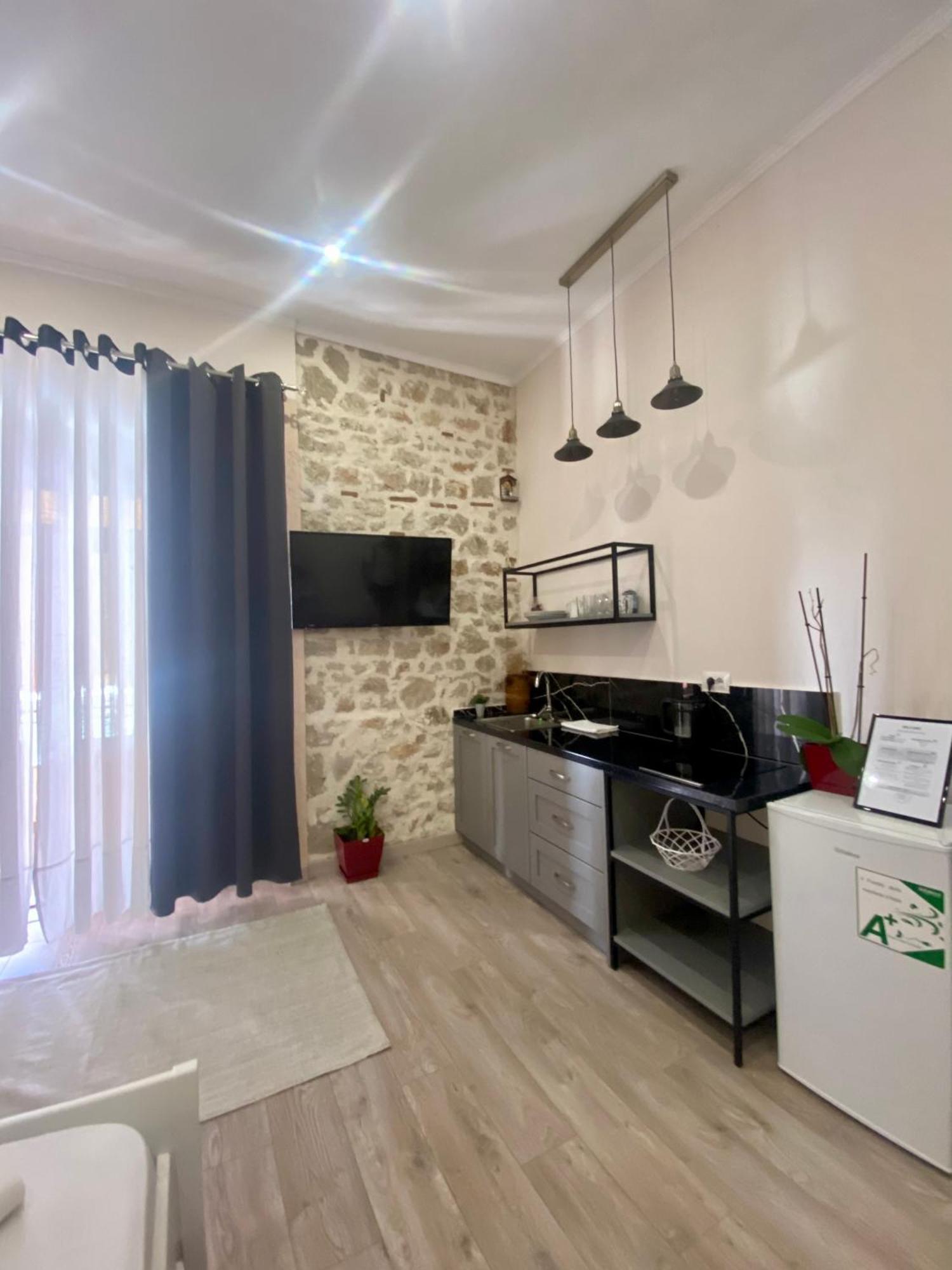 Citycenter Studios Sarandë Esterno foto