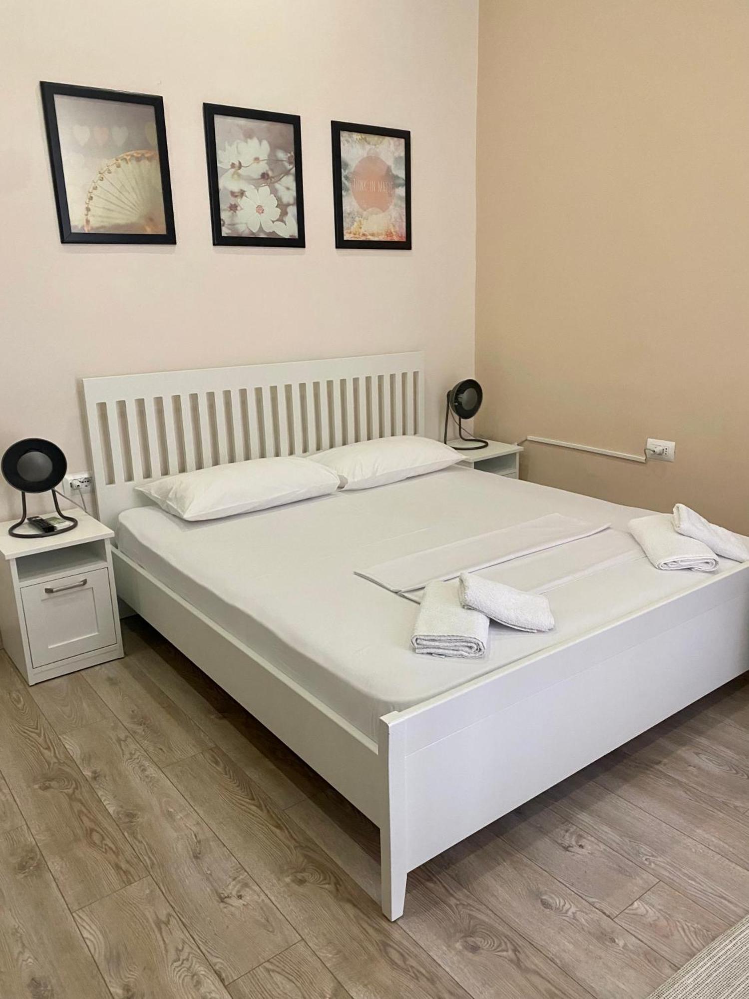Citycenter Studios Sarandë Esterno foto
