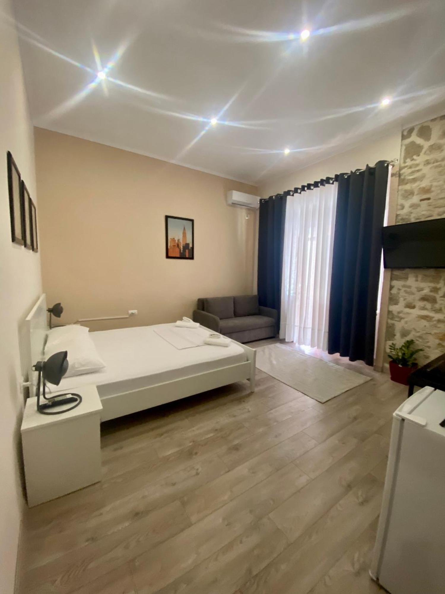 Citycenter Studios Sarandë Esterno foto